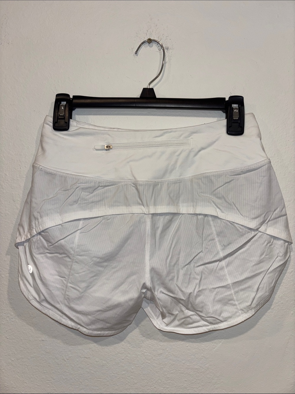 Lululemon White Speed Up Short. Size 4